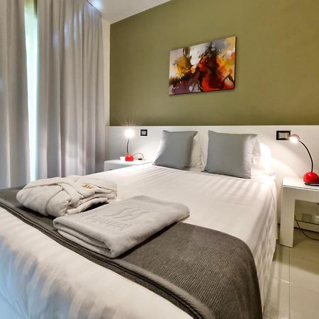 Monaco Suites Hotel Lignano Sabbiadoro Kamer foto
