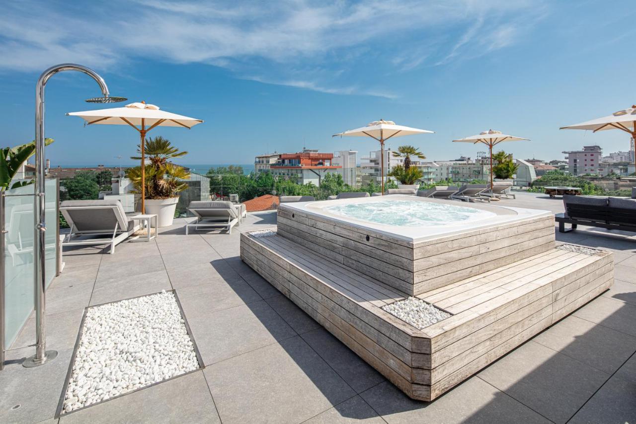 Monaco Suites Hotel Lignano Sabbiadoro Buitenkant foto