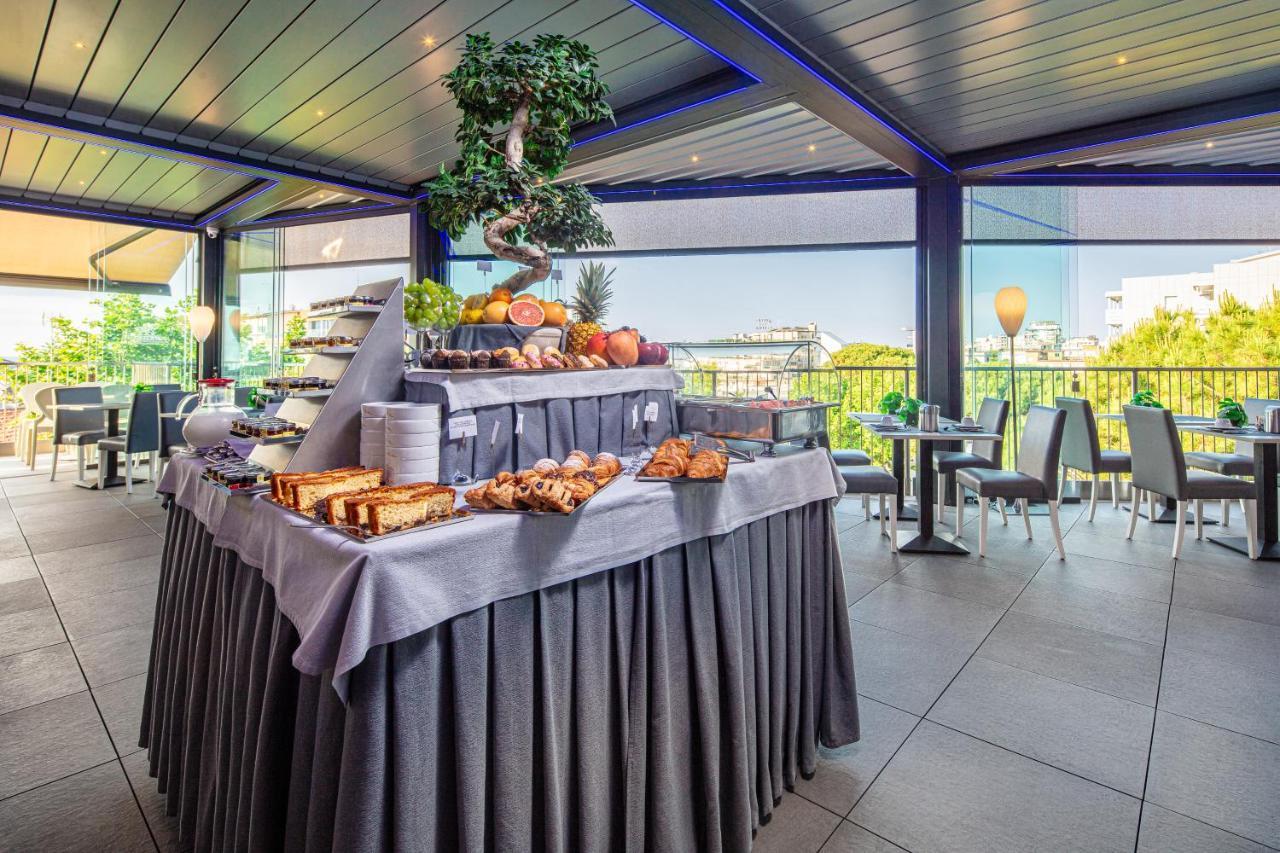 Monaco Suites Hotel Lignano Sabbiadoro Buitenkant foto