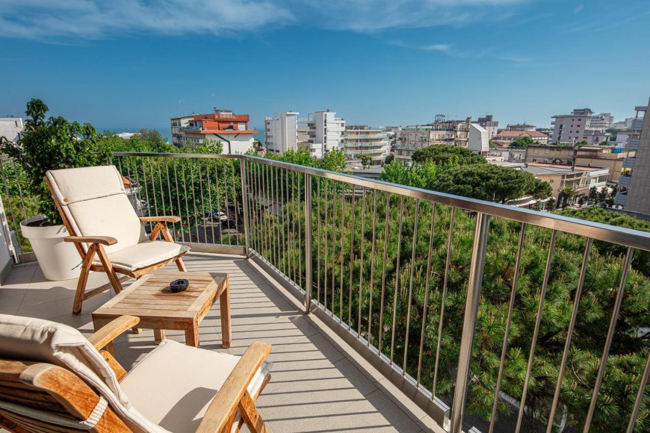 Monaco Suites Hotel Lignano Sabbiadoro Buitenkant foto